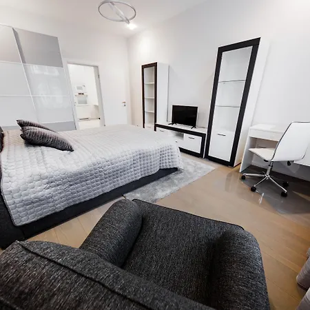 Quiet Centre One No 23a Apartment *